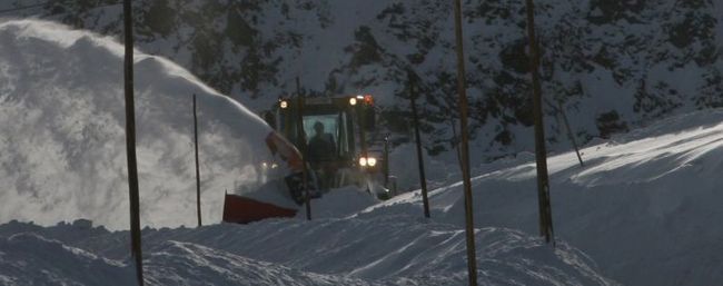 Larcher-Sport-Mode-Rent-Kaunertal-Schneeräumung-Gletscherstraß